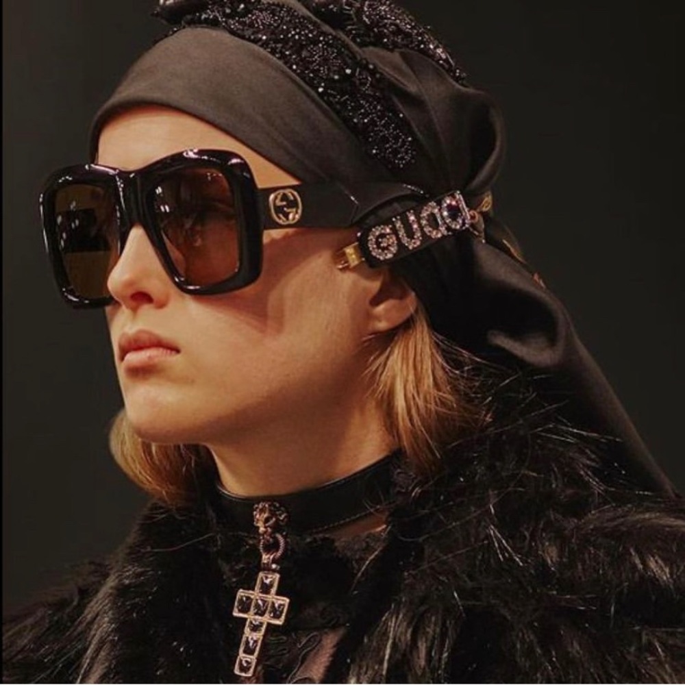 New  - GUCCI Square Frame Sunglasses GG0498S Black